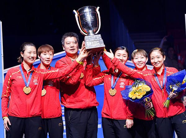 国乒女队磨炼价值于捧杯 两核心输球却有收获