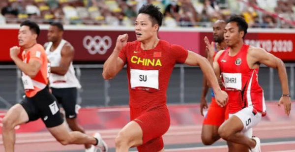 碰瓷？苏炳添9秒83及兰迪被怼 10秒23小将教练为博出位口无遮拦
