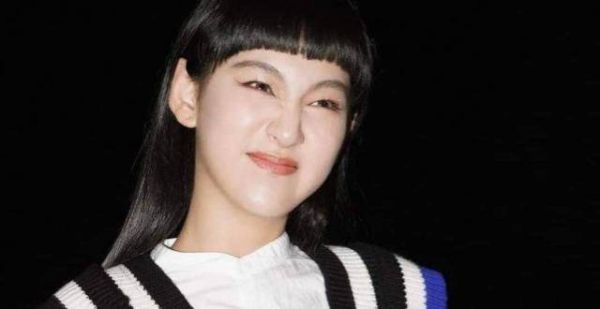 TVB女星炎明熹迎17岁生日，女排名宿孙玥、惠若琪、张常宁送祝福