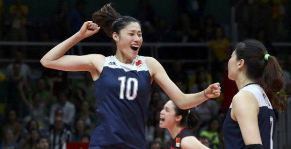 女排3人离队，32岁刘晓彤送惊喜，29岁刘晏含或冲500万