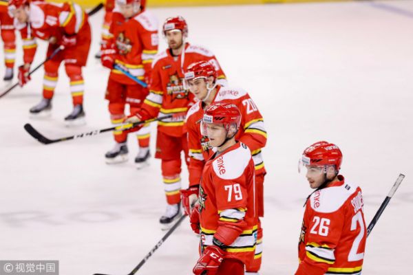 KHL万科龙2-1后连丢四球 汽车人豪取赛季15连胜
