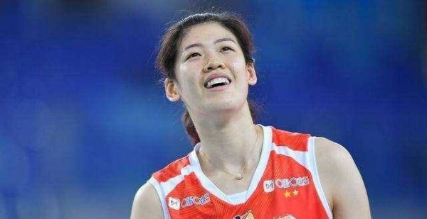 女排21名单引发争议，三名二传不保险，朱婷张常宁均无缘