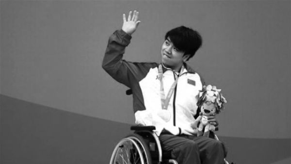 单手“飞鱼”折戟车祸 他如何驾驭的小型轿车
