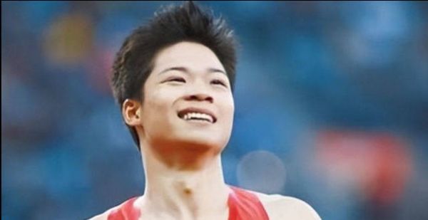 “小飞人苏炳添”背后是妻子辛酸付出，让他在事业上没有后顾之忧