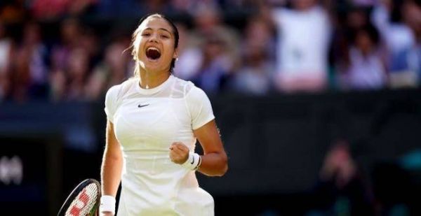 华裔英国球星艾玛·拉杜卡努首登世界前十，英女网史上第五人！