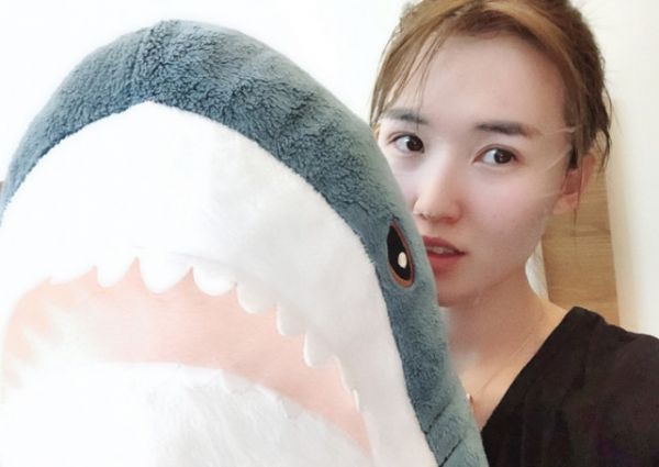 麻敬宜晒鲨鱼：家好，我叫鹅
