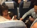 国乒航班突遇女童昏厥 帅哥队医挺身而出伸援手