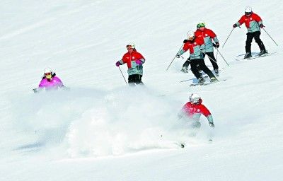 牛！农民滑雪基地落户延庆 队员平均雪龄超10年
