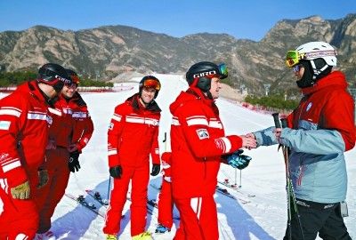 牛！农民滑雪基地落户延庆 队员平均雪龄超10年
