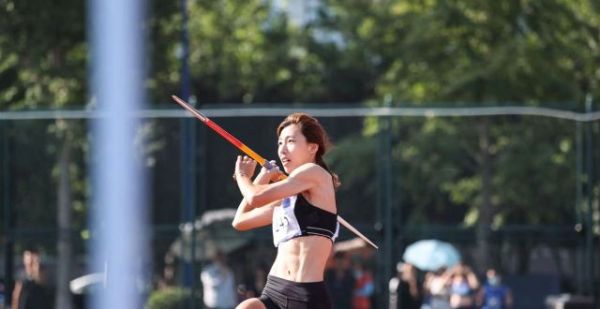 市运会田径项目首日28金，王鑫芮获女子甲组标冠军