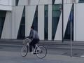 国羽入住丹麦裤衩 自行车成唯一交通工具