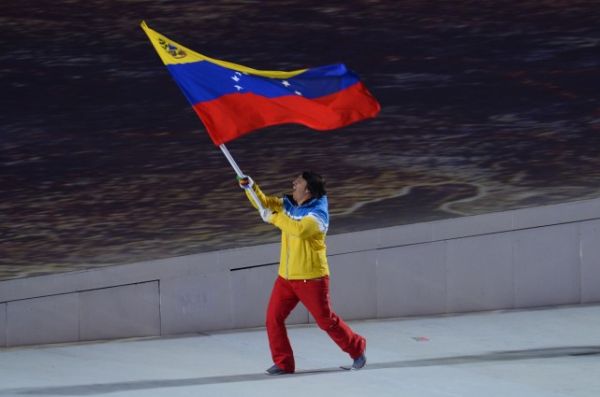 【冬奥秘事】雪上首出并列冠军 他一人代表一国