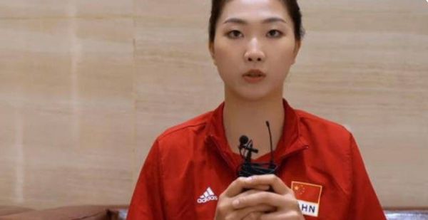 变脸！女排全面变阵，郎平战术遭遗弃，蔡斌重现老式打法