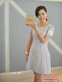 孔令辉女友出任绿植领养使 笑容甜美(图)