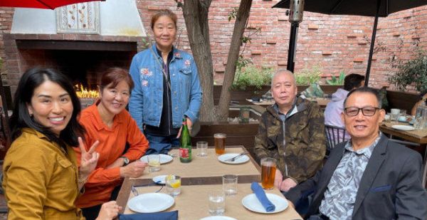 61岁郎平现状：在美国安享晚年 新发型年轻10岁 老公女儿温馨陪伴