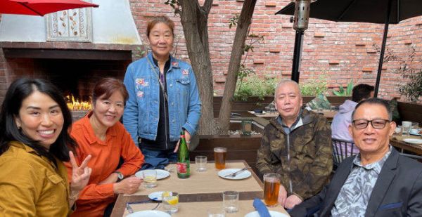 郎平惬意安享晚年！在美国住豪宅 染红发容光焕发 71岁老公温馨陪伴