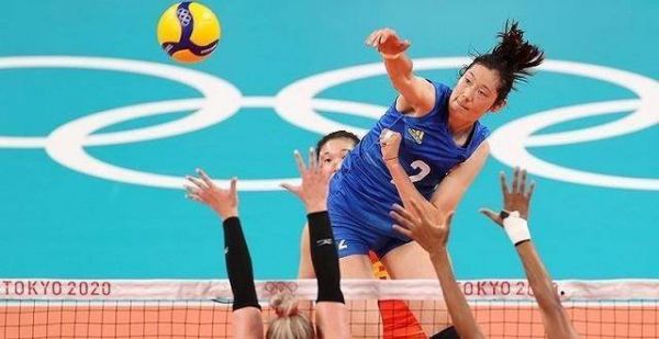 央视5套直播，女排9超星支援蔡斌，23岁李盈莹送意外惊喜