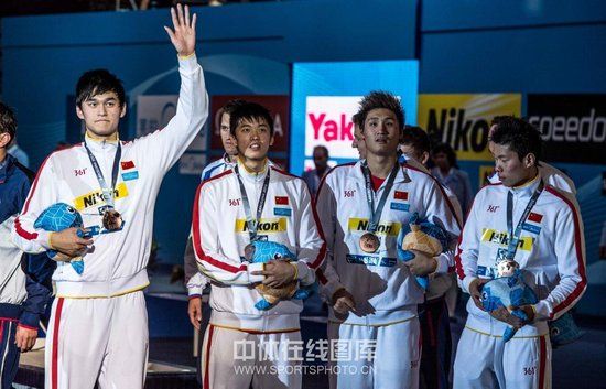 孙杨最后一棒逆天追赶！4x200接力队摘铜