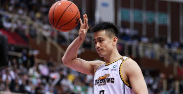 再见辽宁教头！身体不适无奈解约，曾取代郭士强，被赵继伟炮轰