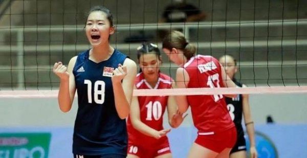 女排迎来3消息：蔡斌获神助攻，朱婷近况引猜测，郎平被传再度出山