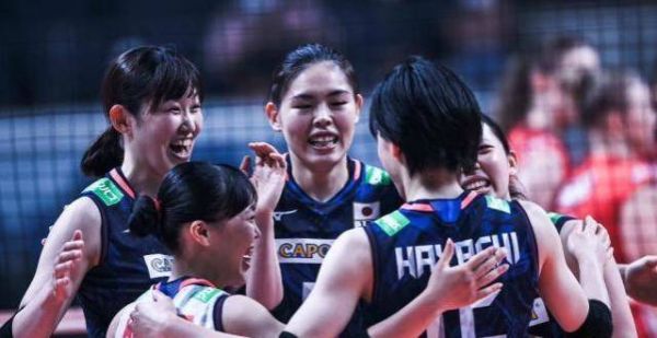 日本3-0波兰迎来5连胜领跑积分榜，泰国3-0加拿，亚洲女排崛起