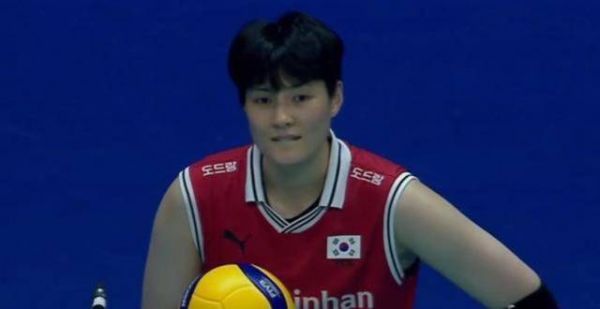 太惨！亚洲女排劲旅0-3吞下5连败：一场未胜一未赢，教练很无奈