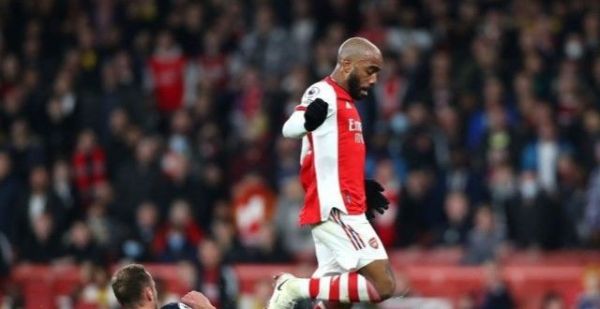0-2！英超豪门克星输球输人，6轮丢13分，曼联遭打击，蓝军被扎心