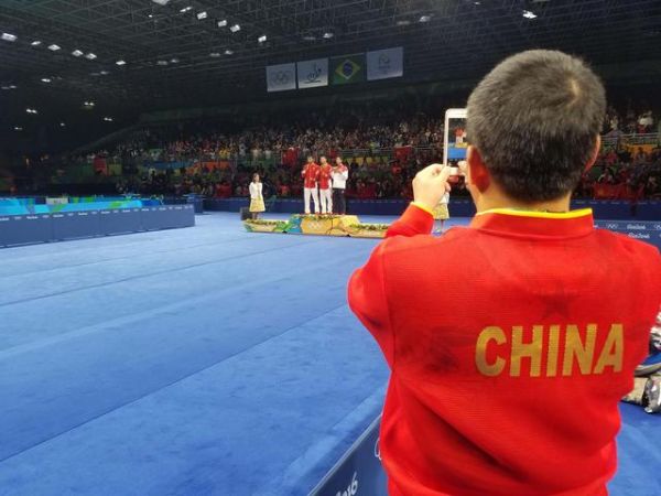 国乒太火引网络暴力？刘国梁背影感动了多少人