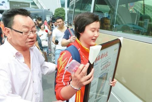 奥运后明星选手在忙啥？张继科苦心钻研朦胧诗