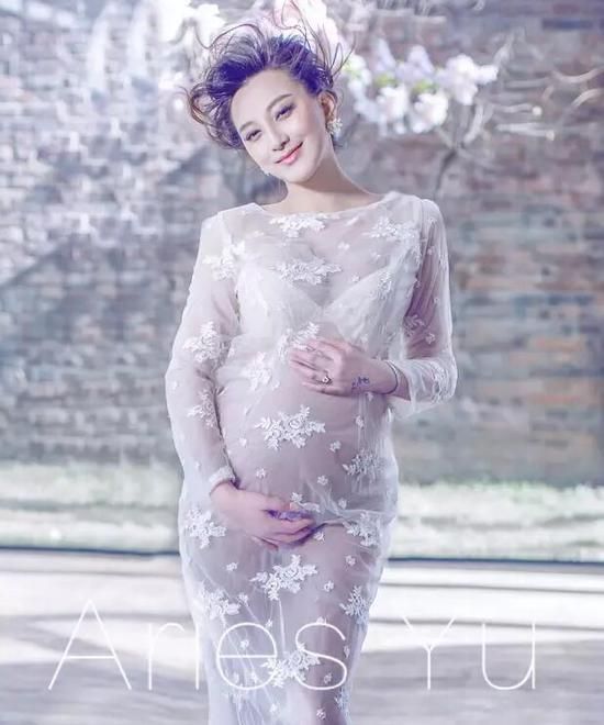 "小马哥"来啦 马琳喜得贵子夸"儿子长得很帅"