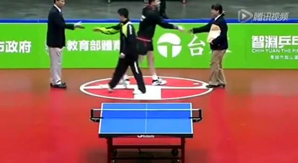 史上最逗乒球转播 外国选手接球几乎跳出场外