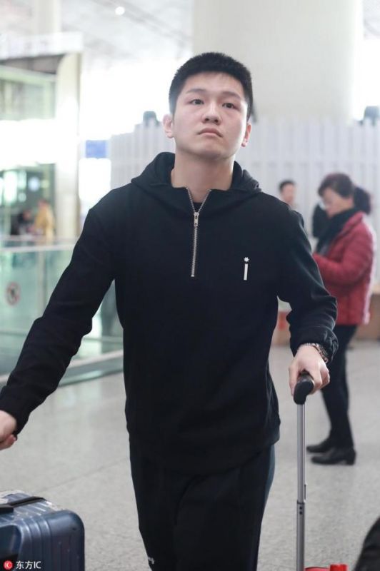 国乒出发深圳征战地表最强赛 比赛将按世乒赛国际标准办赛