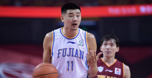 正式离队！上海男篮名将被李春江放弃，未来或告别CBA赛场