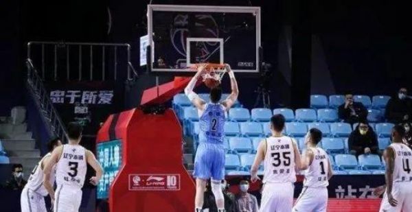 终于等到！林书豪第一场就炸！99分干翻辽宁队！CBA整整等了他1年