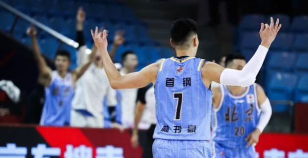 北京送辽宁赛季3新低！郭艾伦不败金身被破，林书豪轰23分喜提MVP