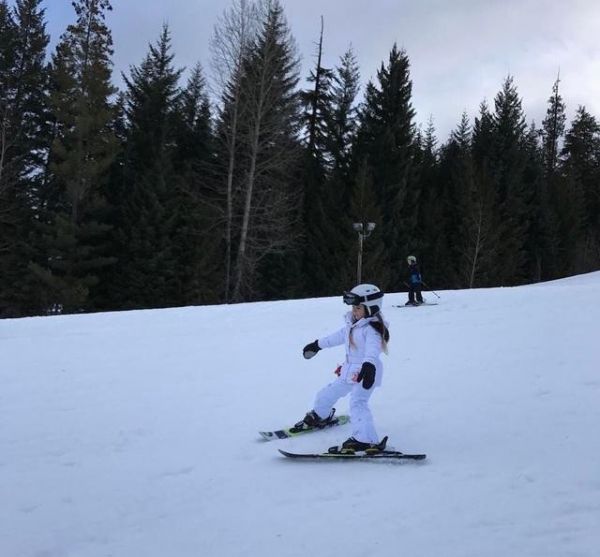 囧三都打冰球了？难怪小贝要将足球希望寄托在热爱滑雪的小七身上