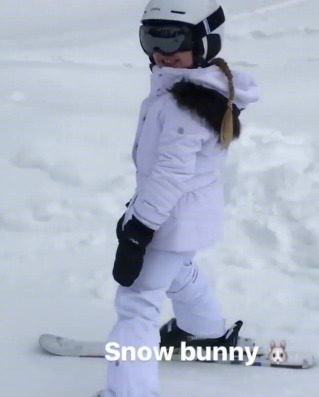 囧三都打冰球了？难怪小贝要将足球希望寄托在热爱滑雪的小七身上