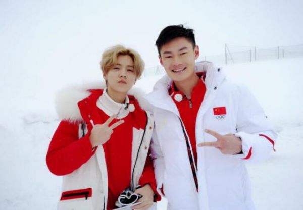 张培萌晒与鹿晗滑雪合影 陈若琳：我还是更喜欢他