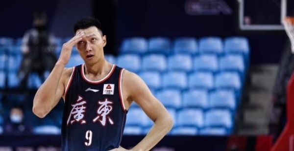 状态不佳！易建联出战20分钟 6投0中仅靠罚球得到3分5板1帽