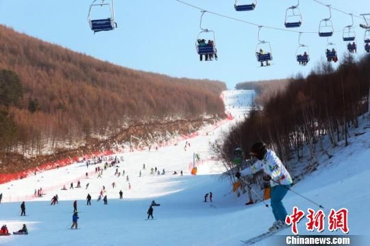 崇礼2018/19雪季雪票破百万张 10条高级雪道获国际认证