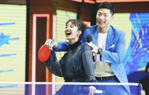 体育明星也“追星”：武靖获江疏影祝福 隋文静变华晨宇迷妹