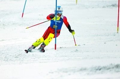 要我滑到我要滑 北京青少年冰雪运动持续升温